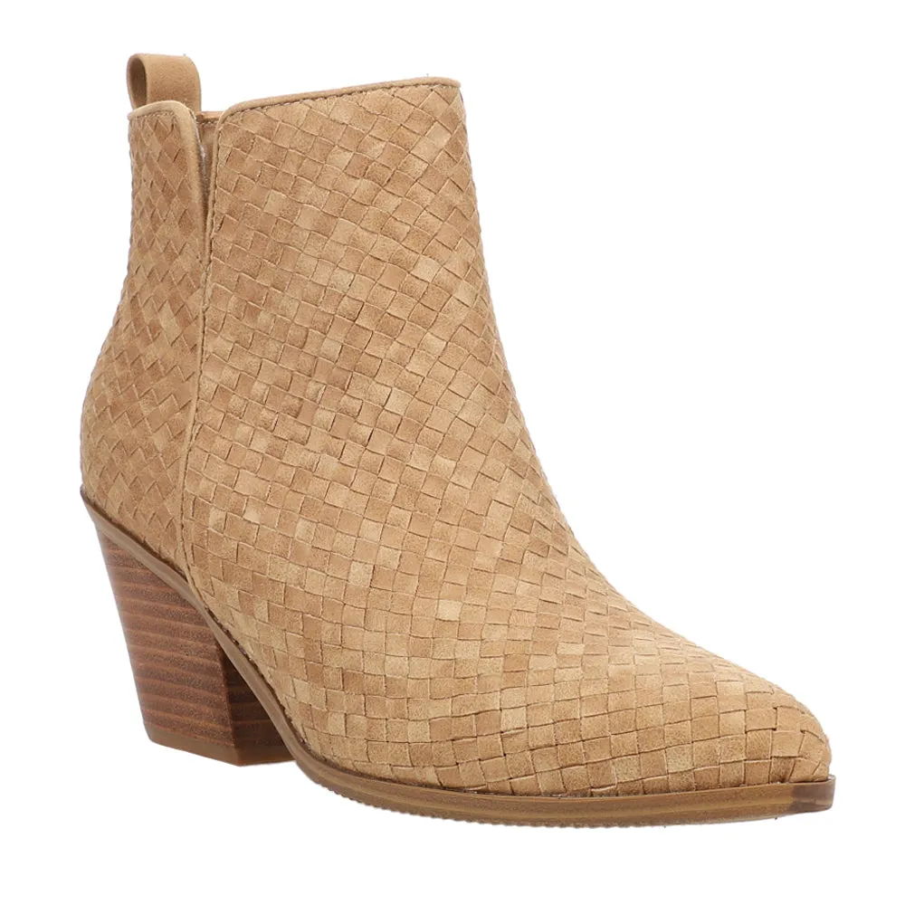 Come And Get It Round Toe Zippered Booties