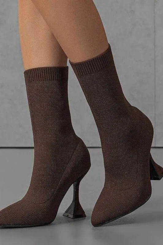 knitted pointed toe mid-tube ankle boots