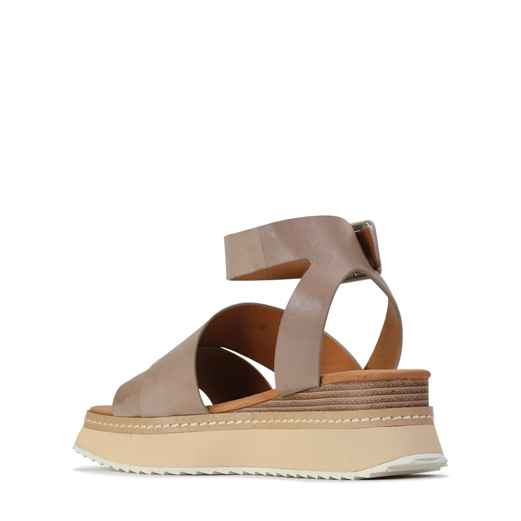 TONALITY LEATHER PLATFORM SANDAL